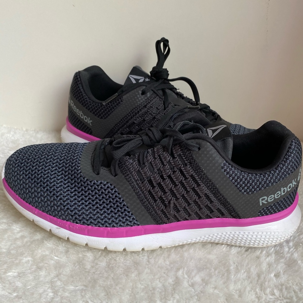 Reebok running athletic tennis shoes